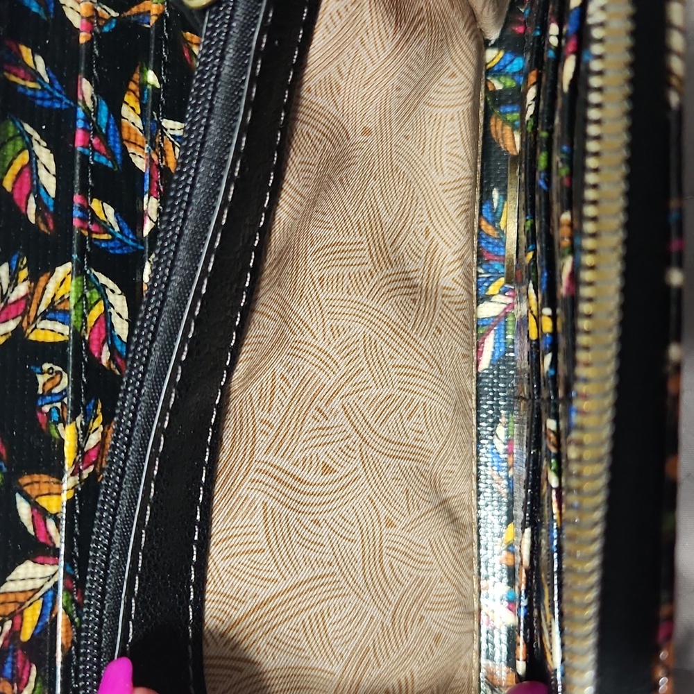NWOT. Sakroots Artist Circle Enbroidered Zip Wallet - Picture 13 of 16